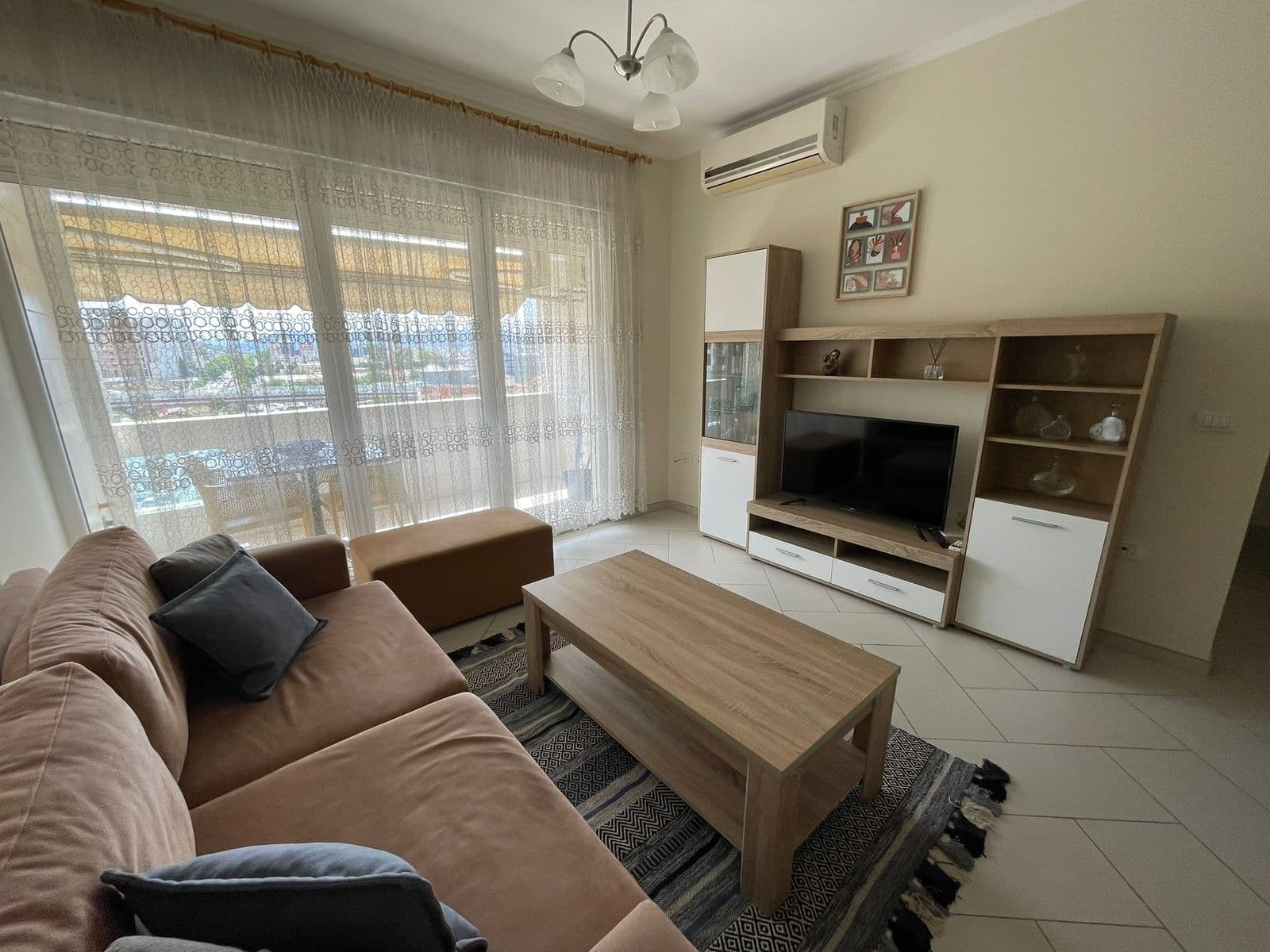 Qera, Apartament 2+1, Perball Delijorgjit, Tiranë 2
