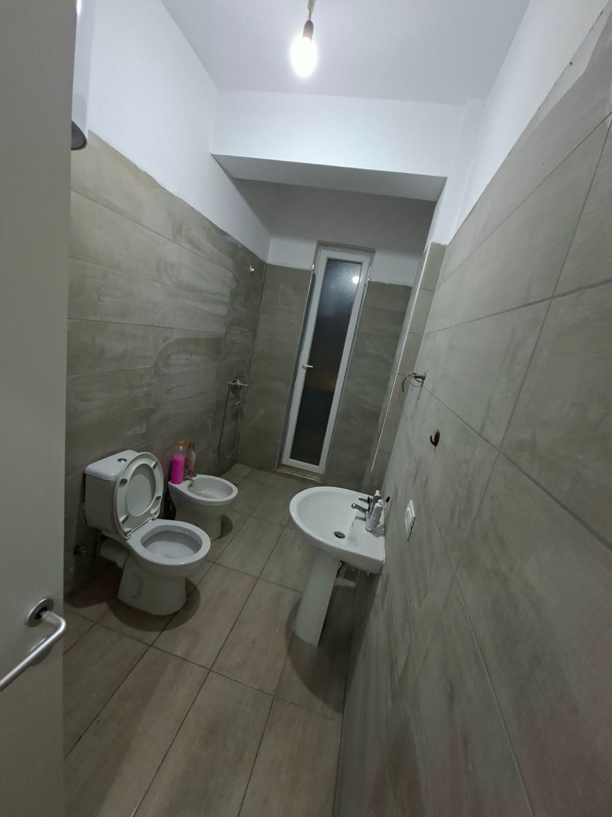 Qera, Apartament 2+1 , Rruga 5 Maji, Tiranë - 45.000 Lekë| 90 m² 4