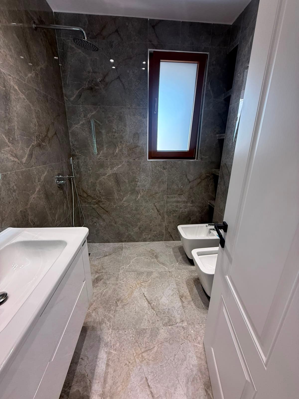 Shitet, Apartament 2+1 , Rruga Fadil Bodinaku, Tiranë 4
