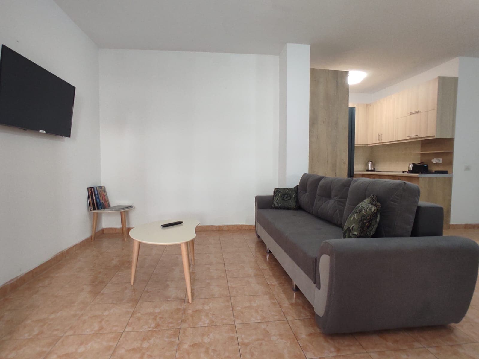 Qera, Apartament 3+1+2 , Fresku, Tiranë