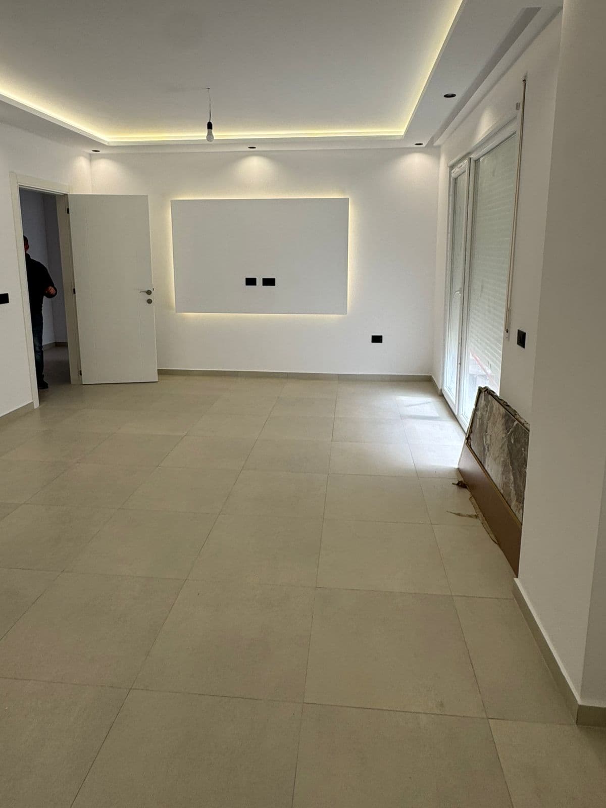 Shitet, Apartament 2+1, Fresku, Tiranë