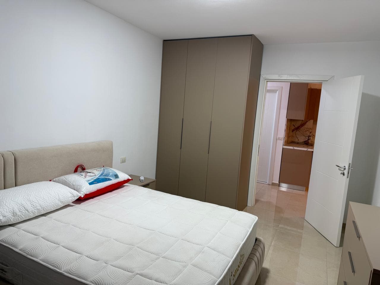 Qera, Apartament 2+1 ,Rruga e Dibrës, Tiranë -70.000 Lekë | 80 m² 4