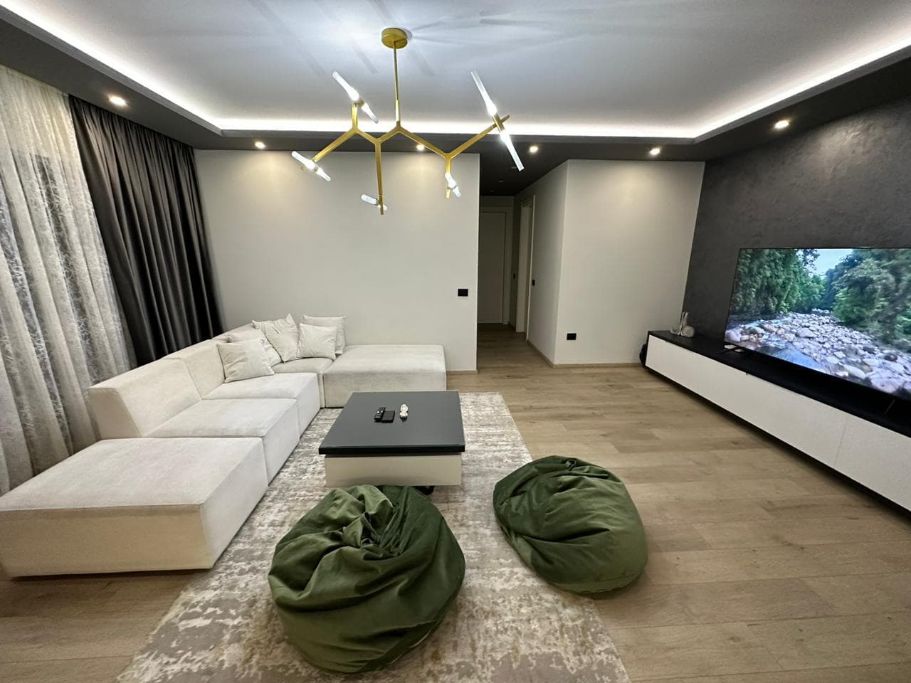 Shitet, Apartament 2+1+2+Post parkimi i përfshirë në çmim, Kompleksi Delijorgji, Tiranë