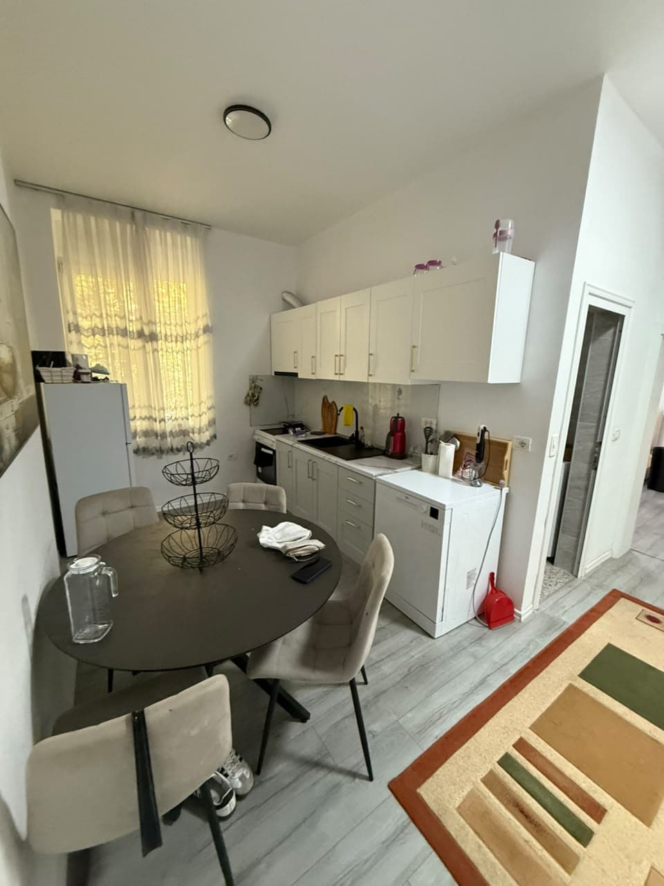 Qera, Apartament 2+1 , Ish Ekspozita, Tiranë - 80.000 Lekë | 110 m² 2