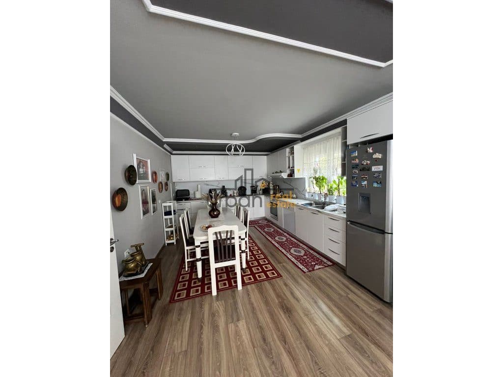Shitet, Vilë 3-Kate , Shkozë, Tiranë - 400000€ | 431 m²