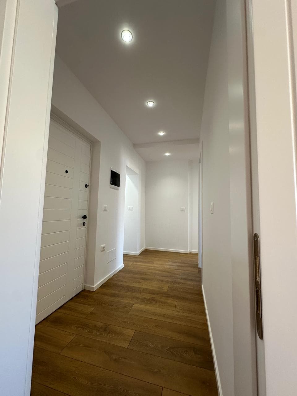 Shitet, Apartament 2+1, Mbrapa Fakultetit të Shkencave, Tiranë 3