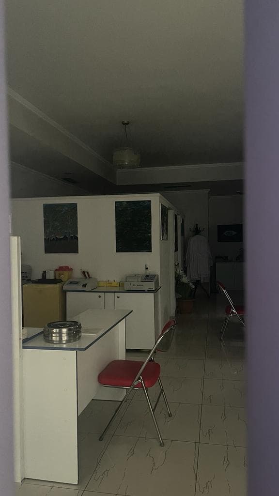 Shitet, Dyqan, Tregu Elektrik, Tiranë 1