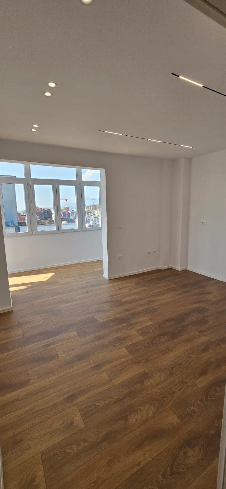 Shitet, Apartament 1+1, 21 Dhjetori, Tiranë