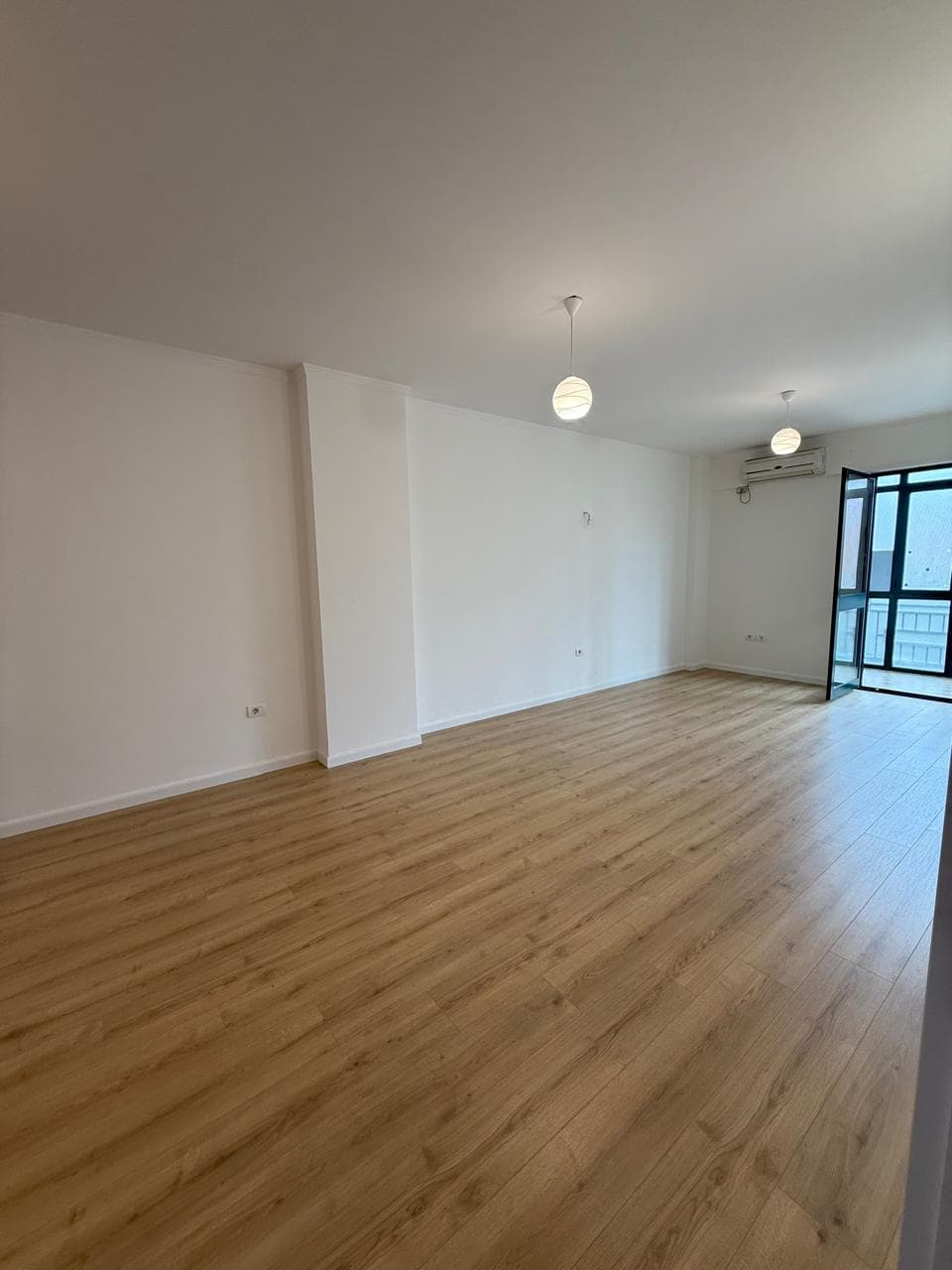 Shitet, Apartament 1+1 , Rruga e Kavajës, Tiranë - 192,000€ | 76 m²