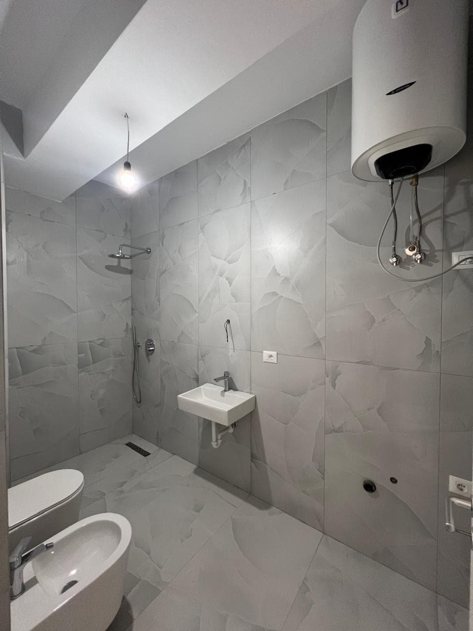 Shitet, Apartament 1+1, Ali Demi, Tiranë - 110.000 000 lekë | 61.3 m²