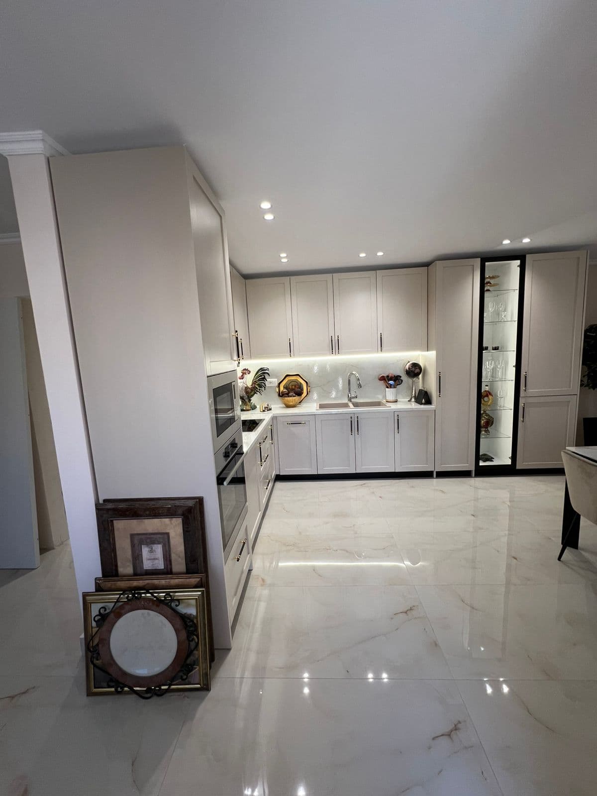 Qera, Vilë 2 Kate, Xhamllikun, Tiranë - 2000€ | 150 m²