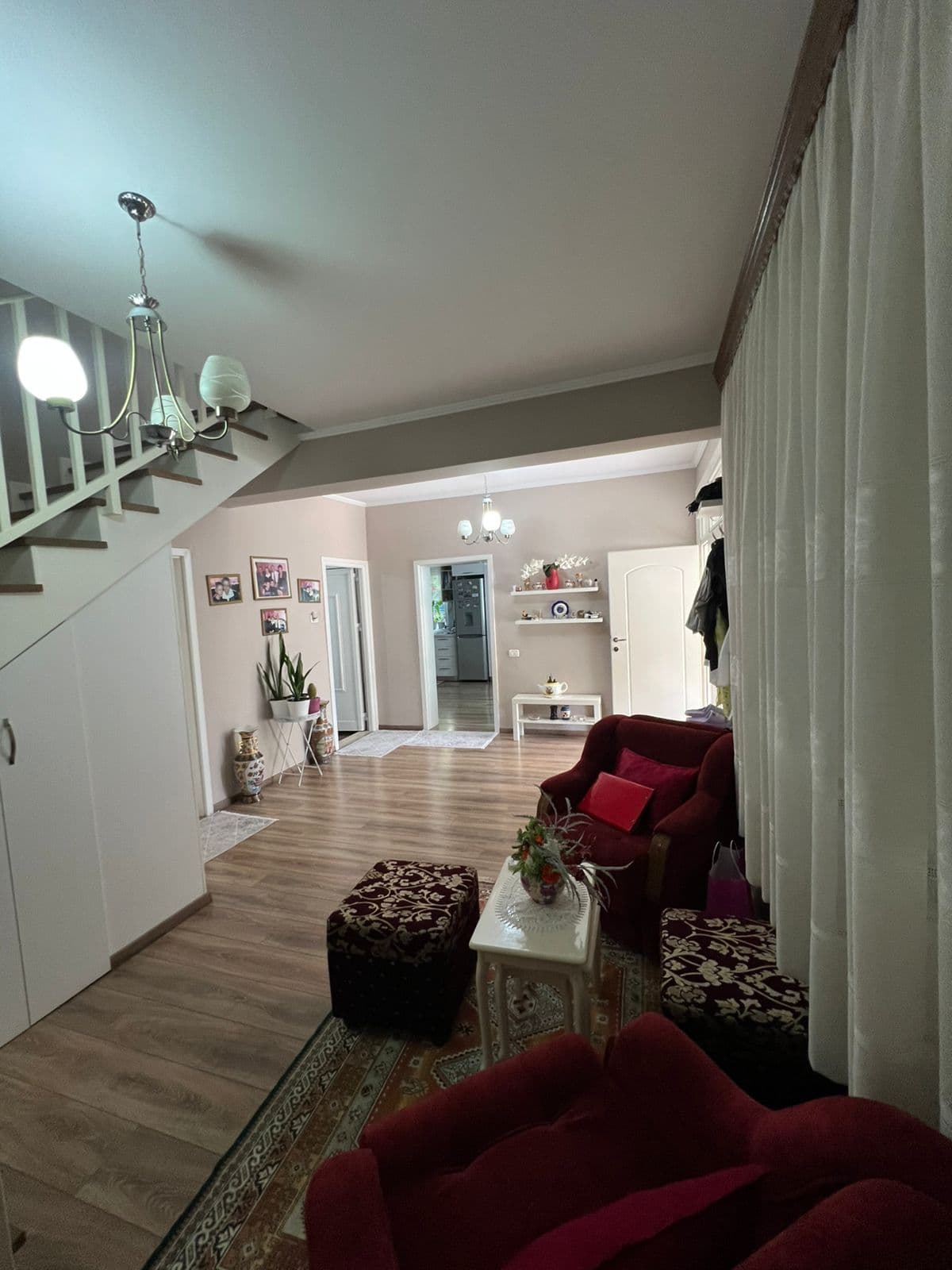 Shitet, Vilë 3-Kate , Shkozë, Tiranë - 400000€ | 431 m²