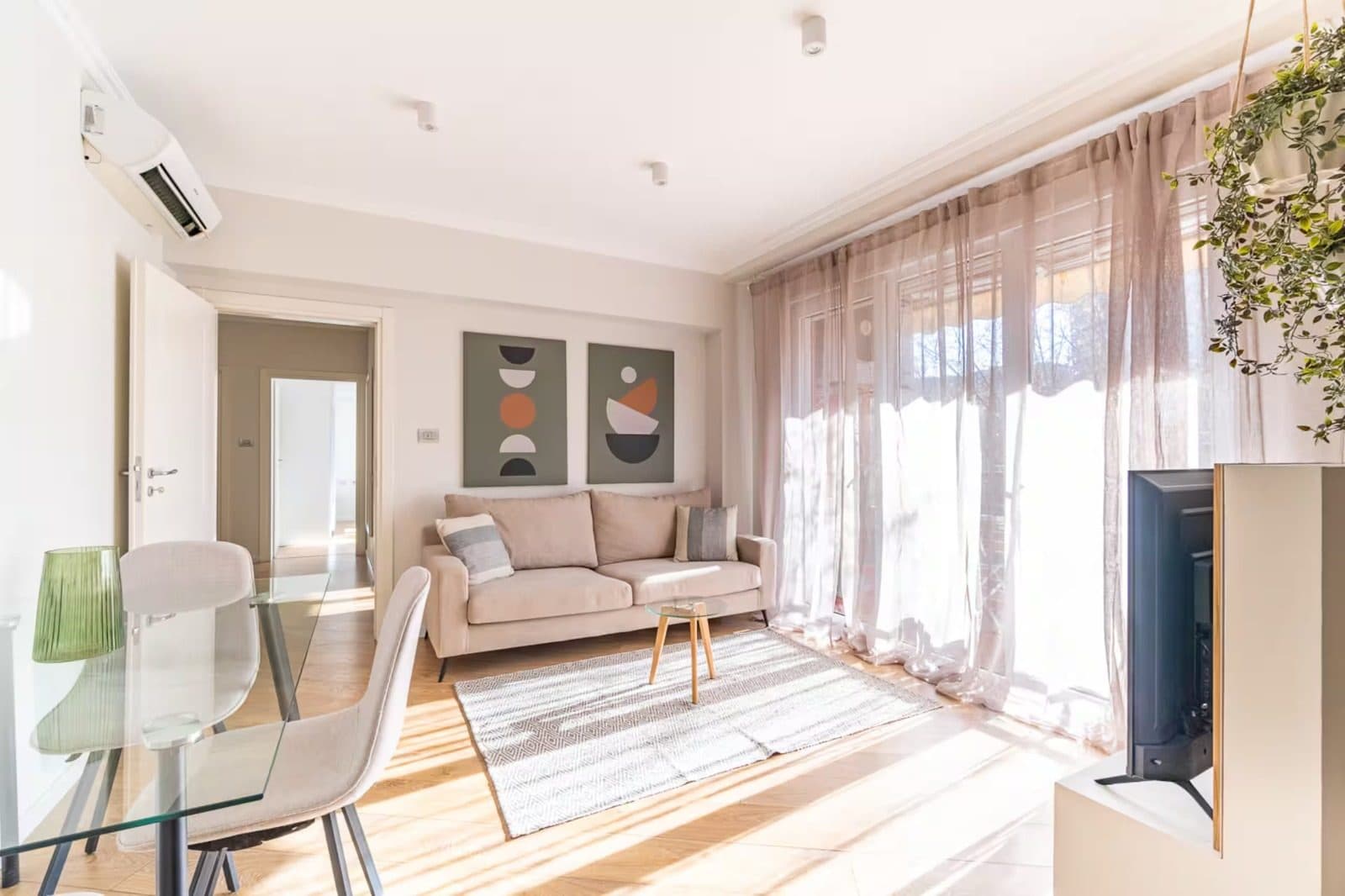 Qera, Apartament 2+1 , Qendër , Tiranë - 1500€ | 85 m² 2