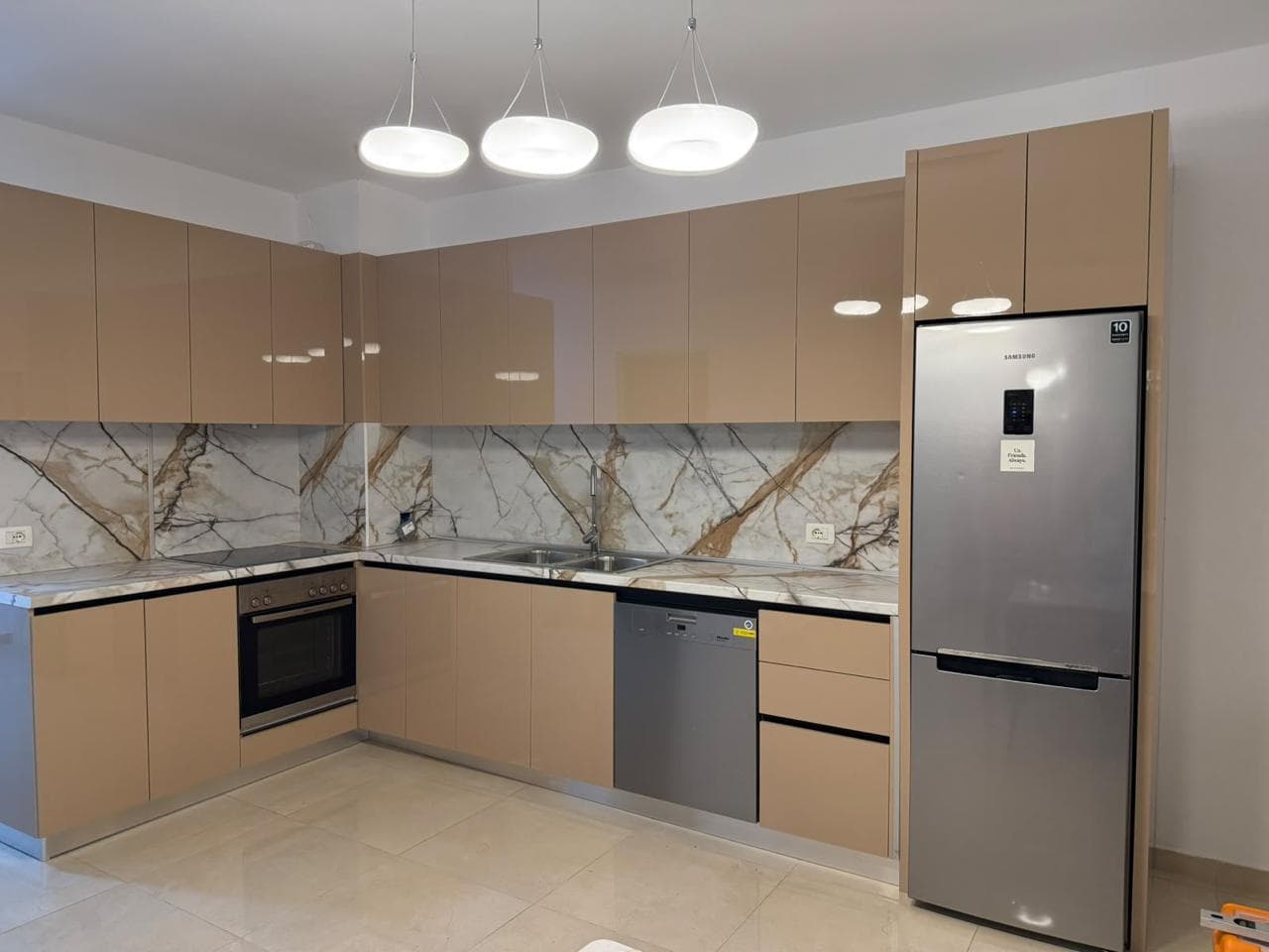 Qera, Apartament 2+1 ,Rruga e Dibrës, Tiranë -70.000 Lekë | 80 m² 3