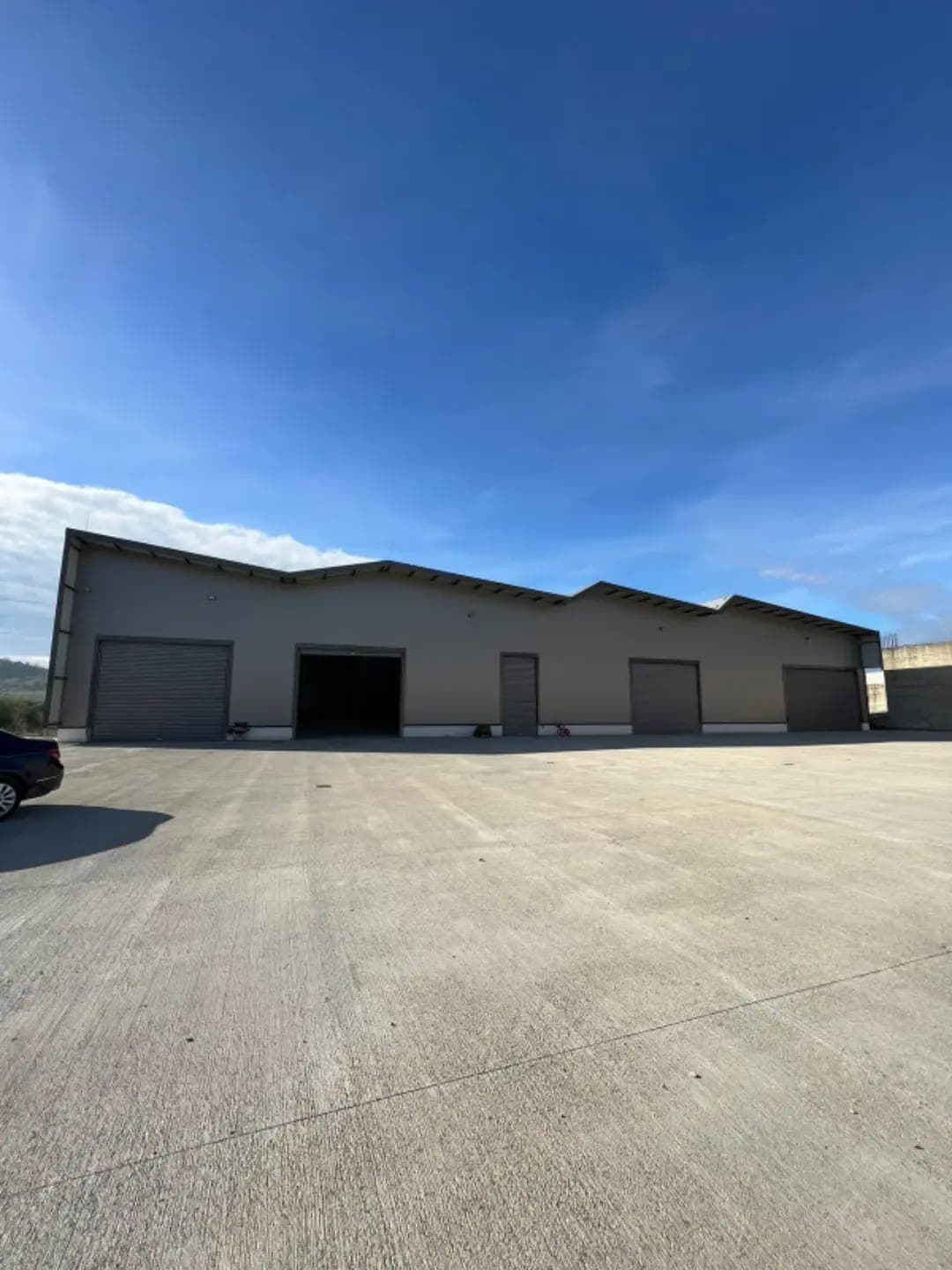 Shitet, Kapanon, Prane Top Channel, Tiranë - 5000000€ | 4621 m²