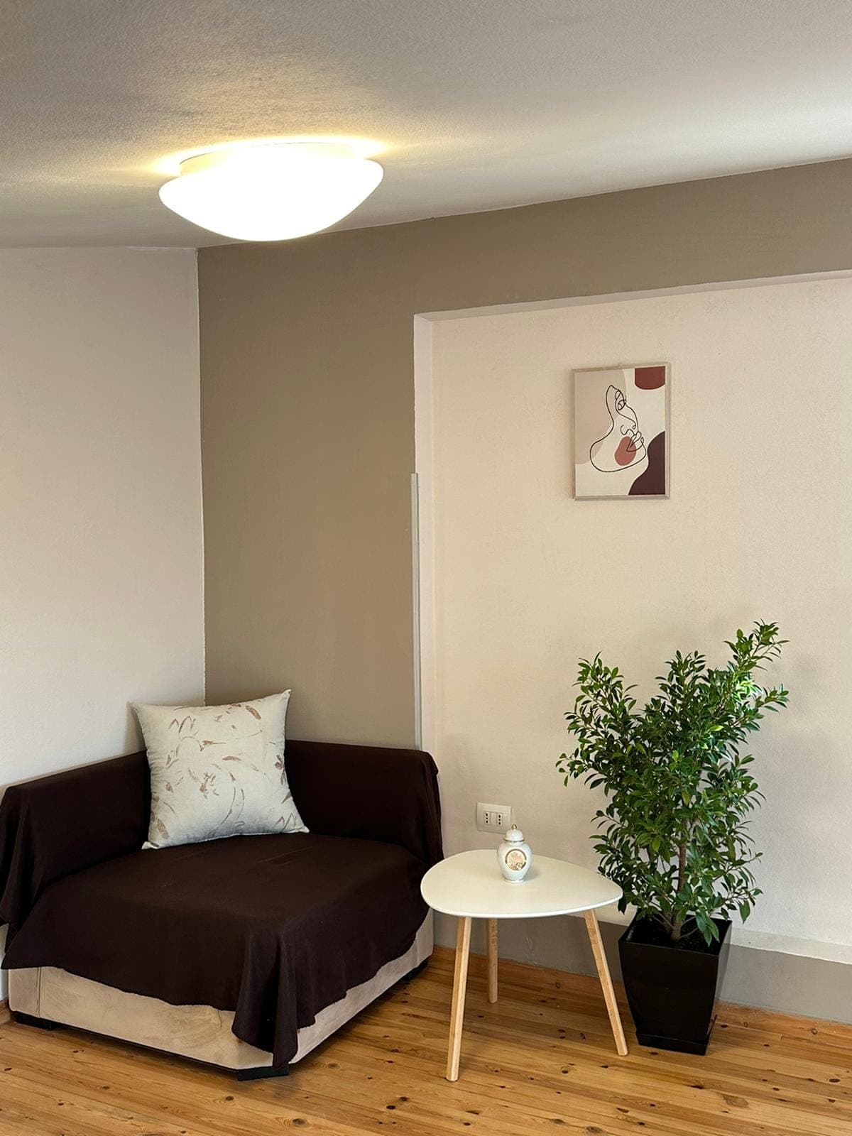 Qera, Apartament Duplex , Fresku, Tiranë