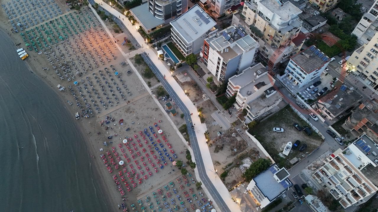 Shitet, Hotel, Golem, Durrës