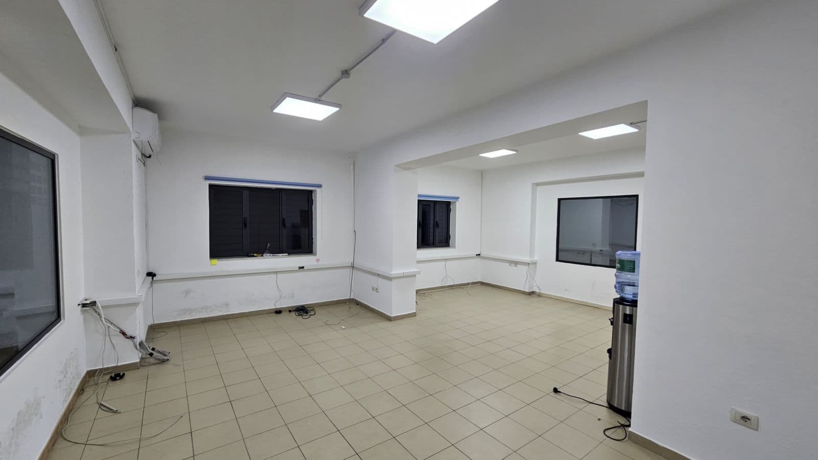 Qera, Ambient Biznesi, 2+1,Sheshi Avni Rustemi, Tiranë 2