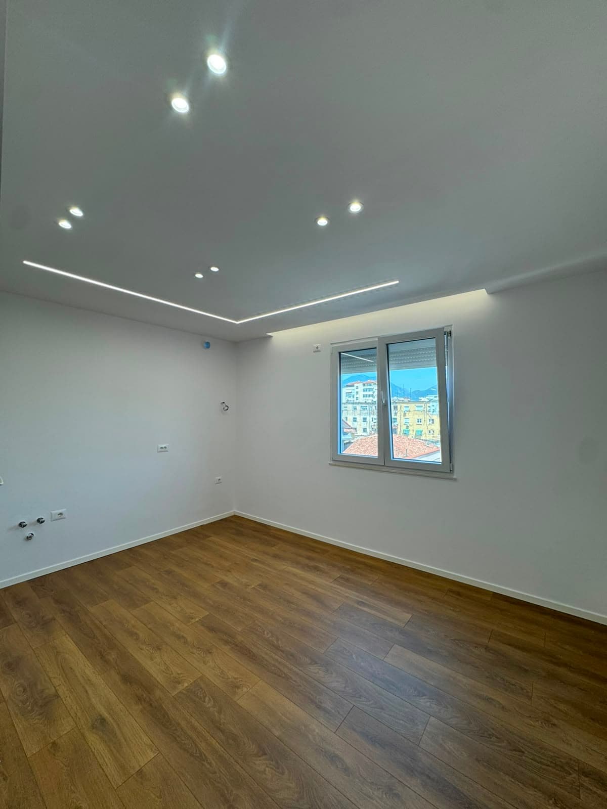 Shitet, Apartament 2+1 , Rruga 4 Deshmoret, Tiranë 2