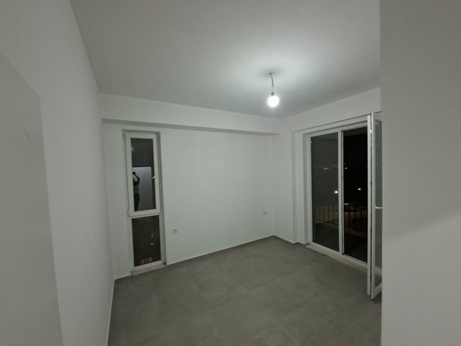 Qera, Apartament 2+1 , Rruga 5 Maji, Tiranë - 45.000 Lekë| 90 m² 3