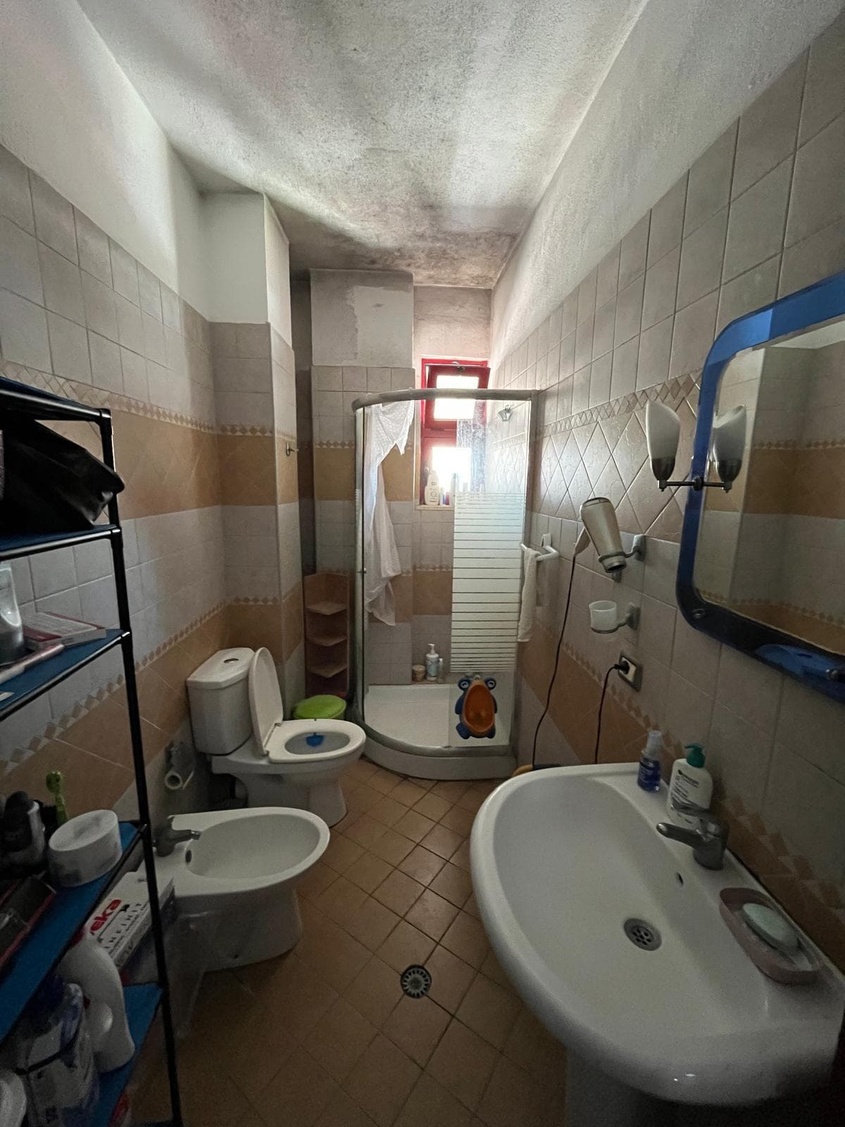 Shitet, Apartament 2+1 ,Pallatet Çabej, Tiranë 4