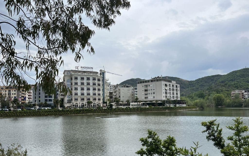 Shitet, Apartament 1+1, Liqeni i Thatë, Tiranë