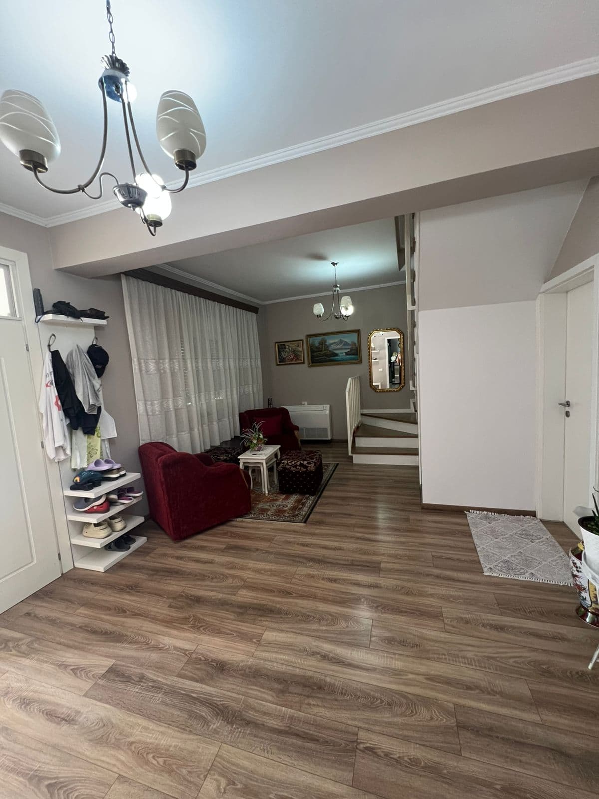 Shitet, Vilë 3-Kate , Shkozë, Tiranë - 400000€ | 431 m²