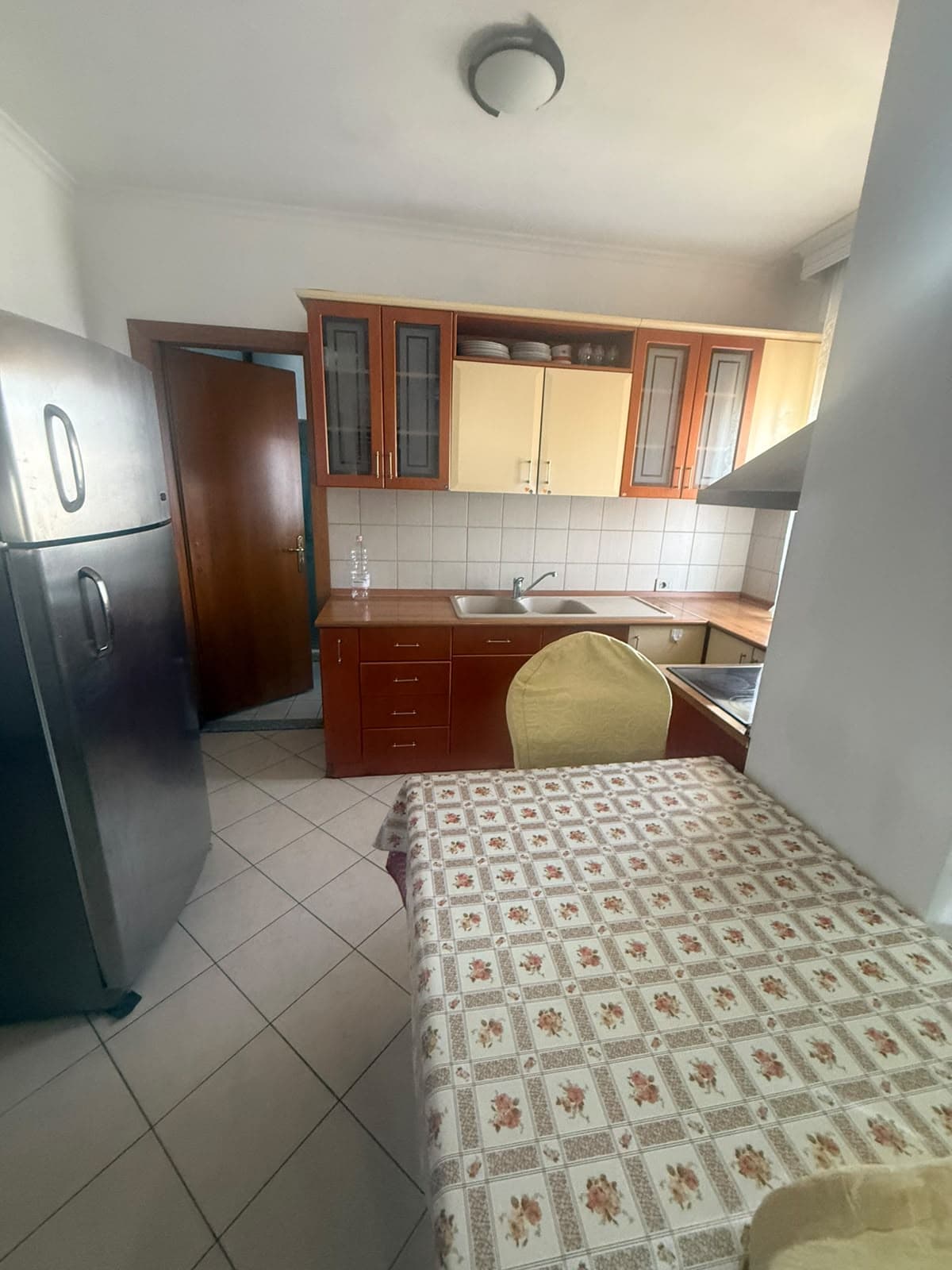 Shiten, 2 Apartamente 1+1, Rruga Barrikadave, Tiranë 2