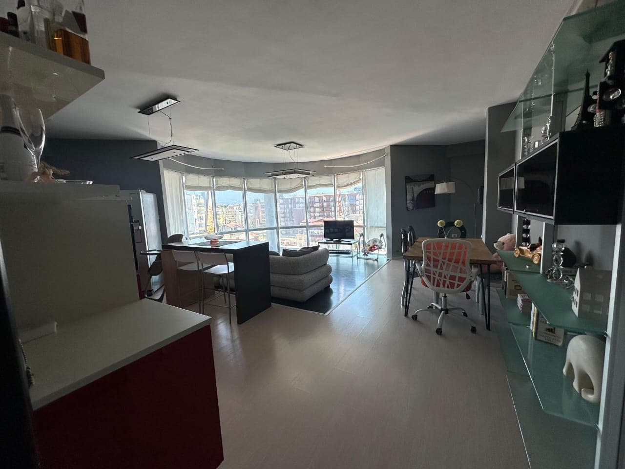 Qera, Apartament 2+1+2 , Komunën e Parisit, Tiranë 2