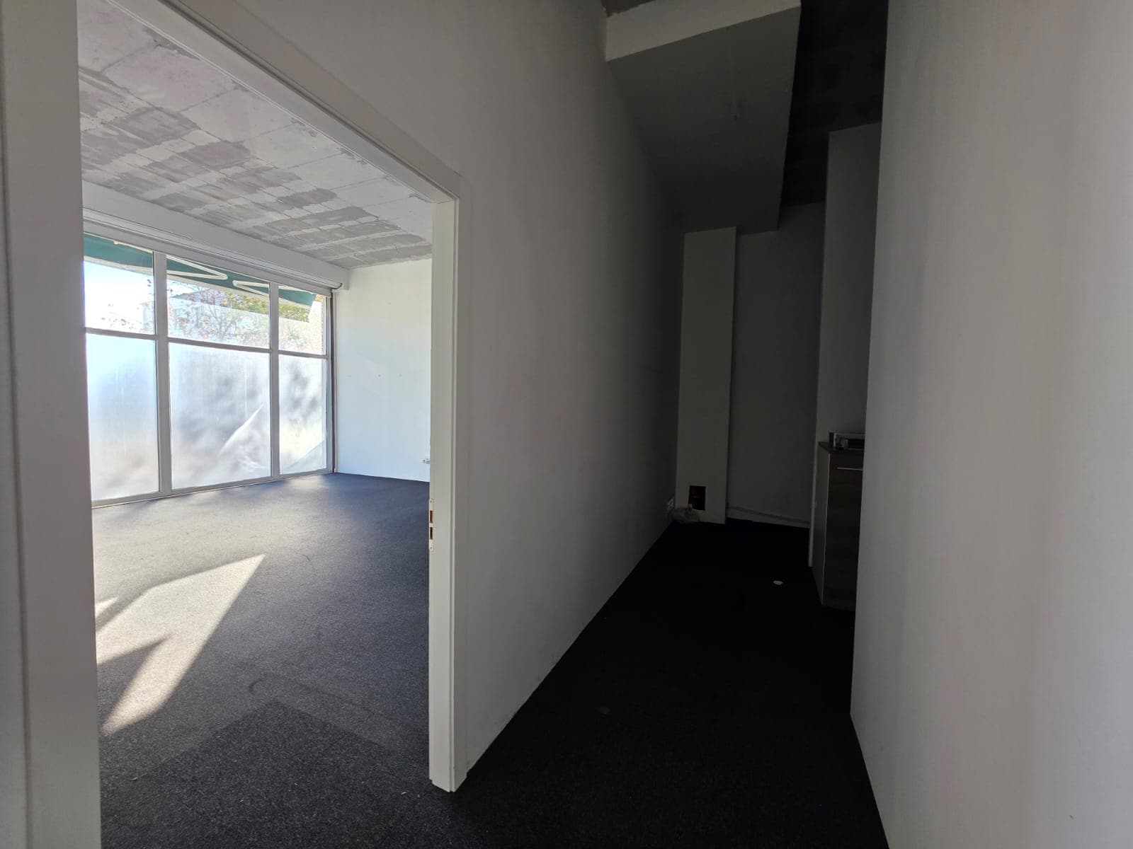 Qera, Ambient Komercial , Casa Italia, Tiranë 3