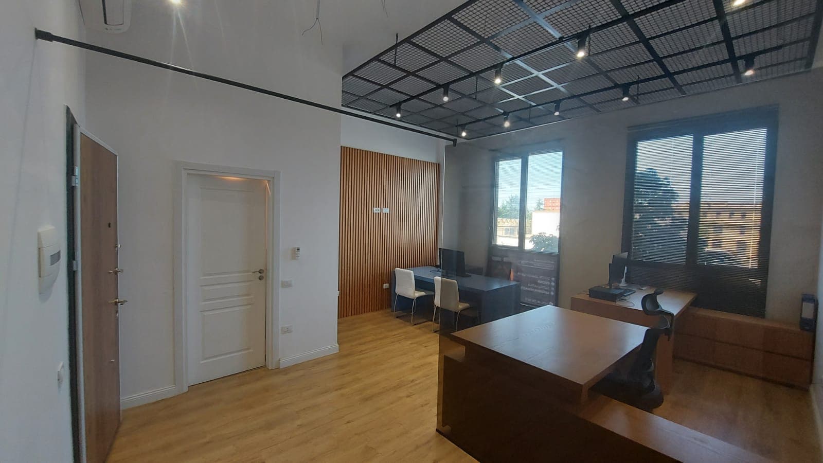 Shitet Ambient Zyre te Rr Kongresi Manastirit, Tiranë - 105,000€ | 42 m²