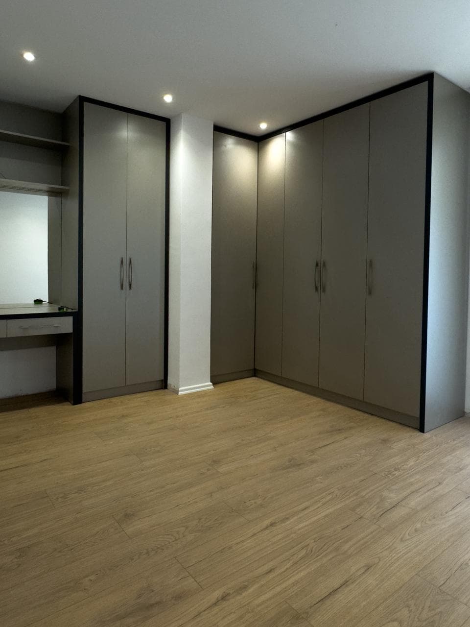 Shitet, Apartament 2+1, Fresku, Tiranë 3