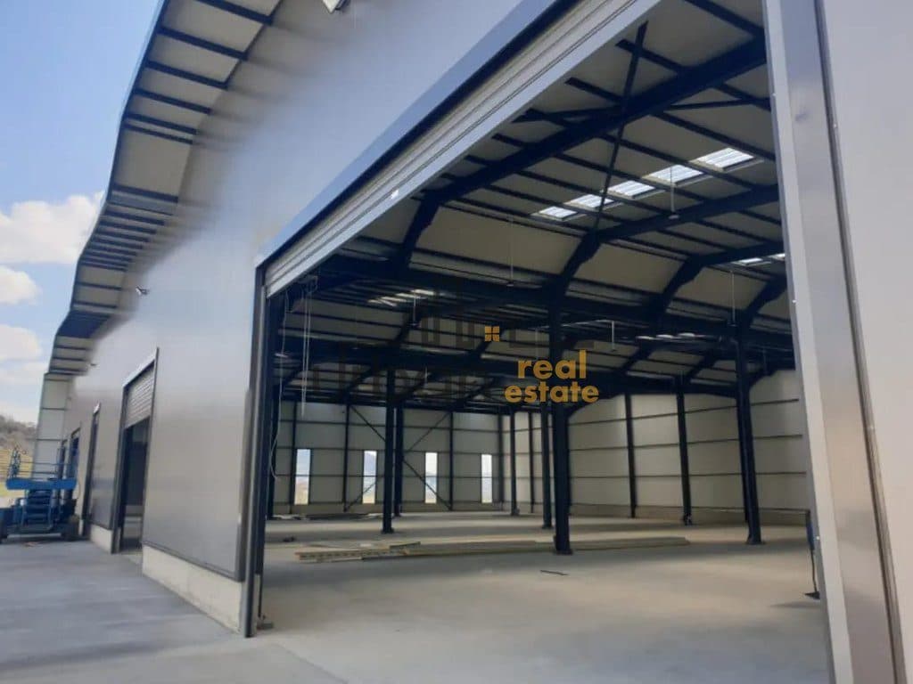 Shitet, Kapanon, Prane Top Channel, Tiranë - 5600000€ | 4621 m² 1