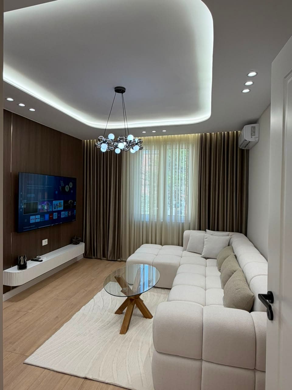 Shitet, Apartament 1+1, Liqeni i Tiranës, Tiranë