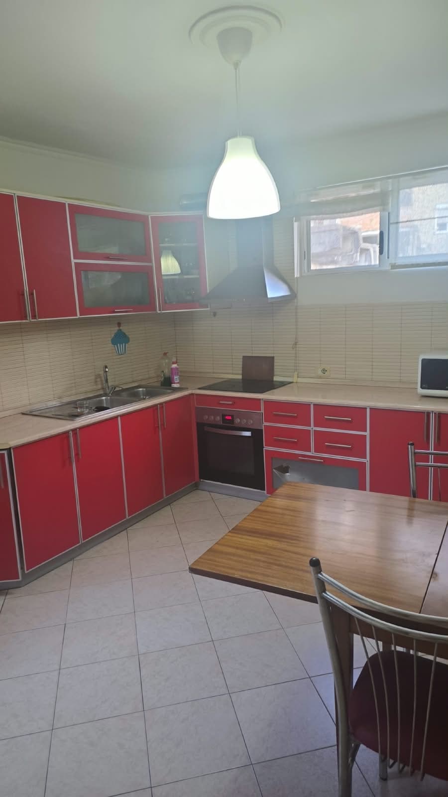 Qera, Shtëpi private 2+1, Rruga Hoxha Tahsim, Tiranë - 700€ | 120 m² 2