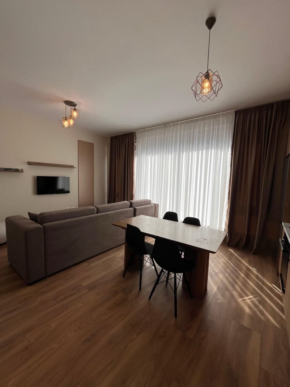 Qera, Apartament 1+1 , Siri Kodra, Tiranë - 75,000 Lekë| 73 m²