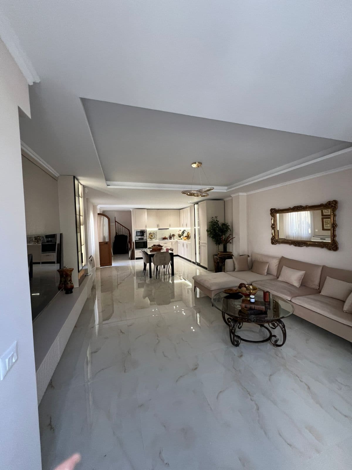 Qera, Vilë 2 Kate, Xhamllikun, Tiranë - 2000€ | 150 m²