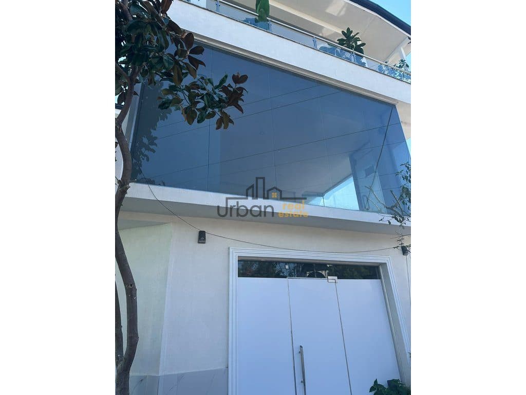 Qera, Dyqan, Rruga Petrit Radovicka ,Tiranë - 200.000 Lekë| 45 m² 3