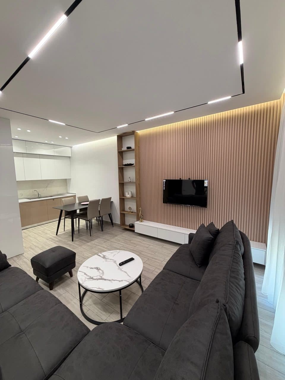 Qera , Apartament 2+1, Pranë Qendrës - 80,000 Lekë | 70 m²
