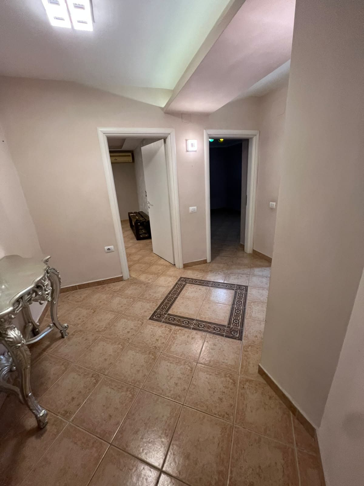 Shitet, Apartament 2+1+2 , Vasil Shanto, Tiranë 4