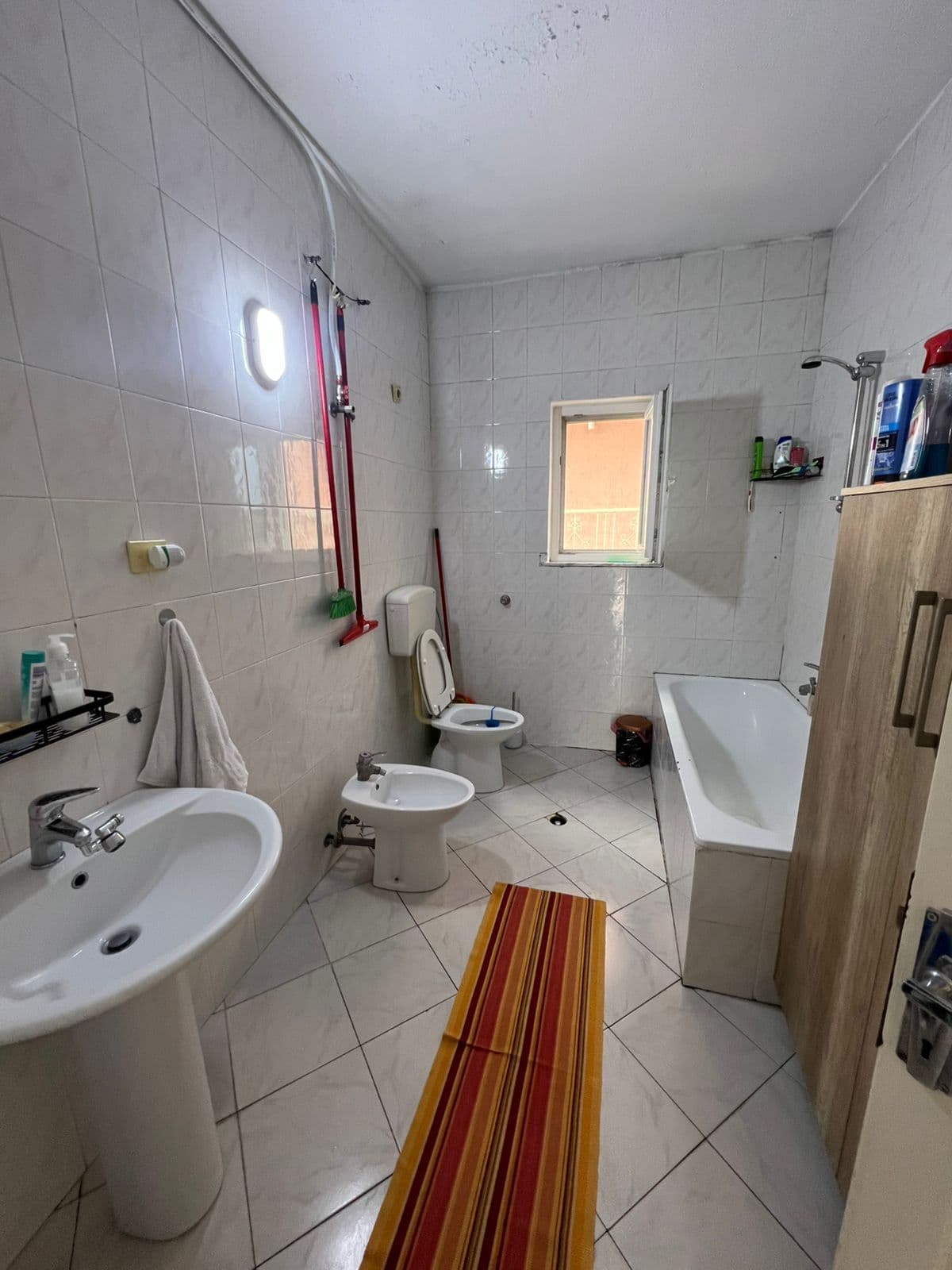 Shitet, Vilë 3-Kate , Shkozë, Tiranë - 400000€ | 431 m²