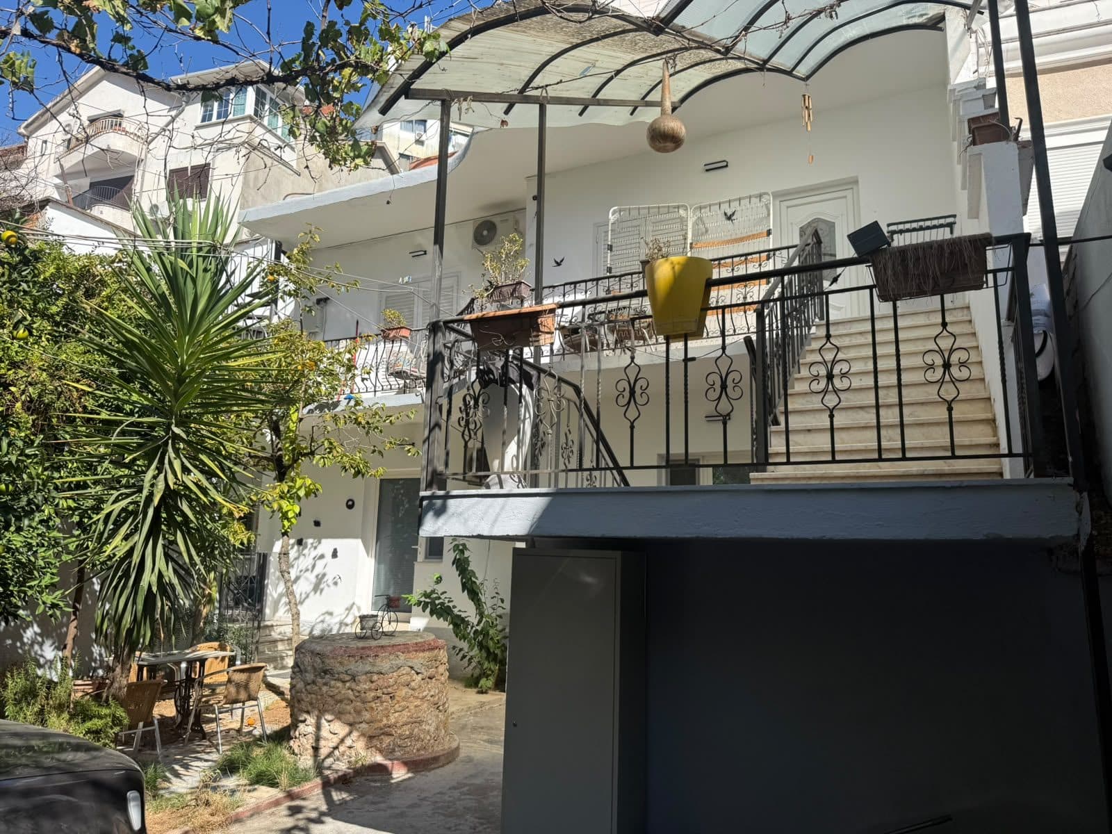 Shitet, Vilë 2-katëshe, Rruga Barrikadave, Tiranë - 1.400.000€ |600m²