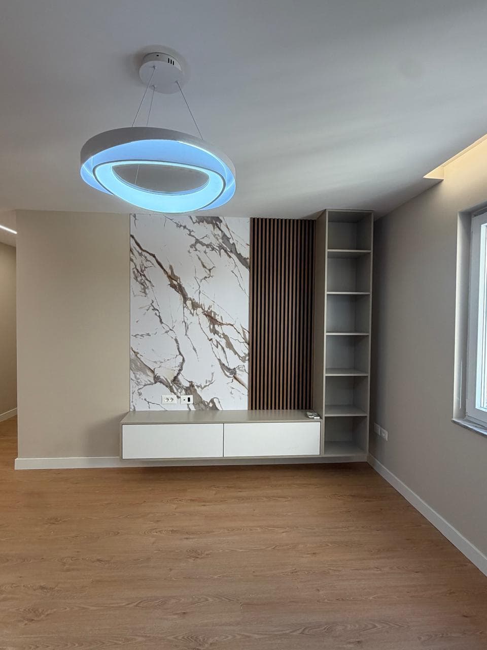 Shitet, Apartament 2+1 , Ish Stacioni i Trenit, Tiranë