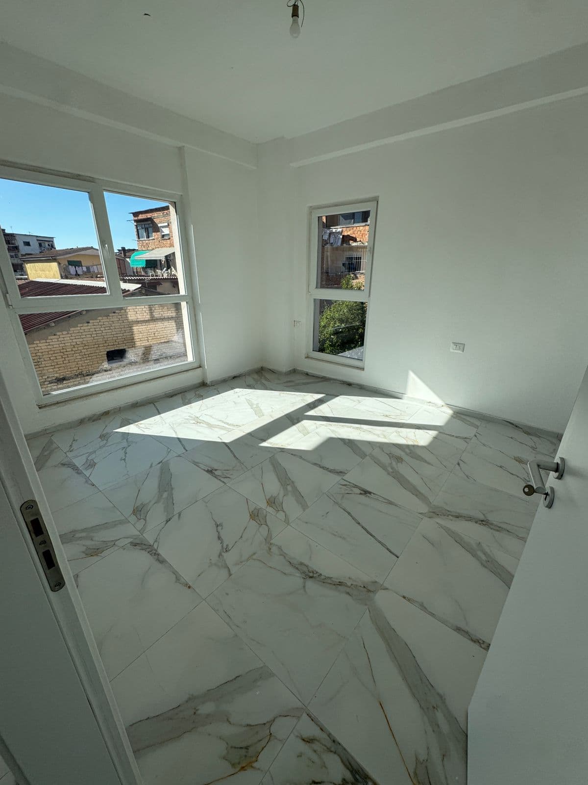 Qera, Apartament 1+1, Kompleksi Aura, Tiranë