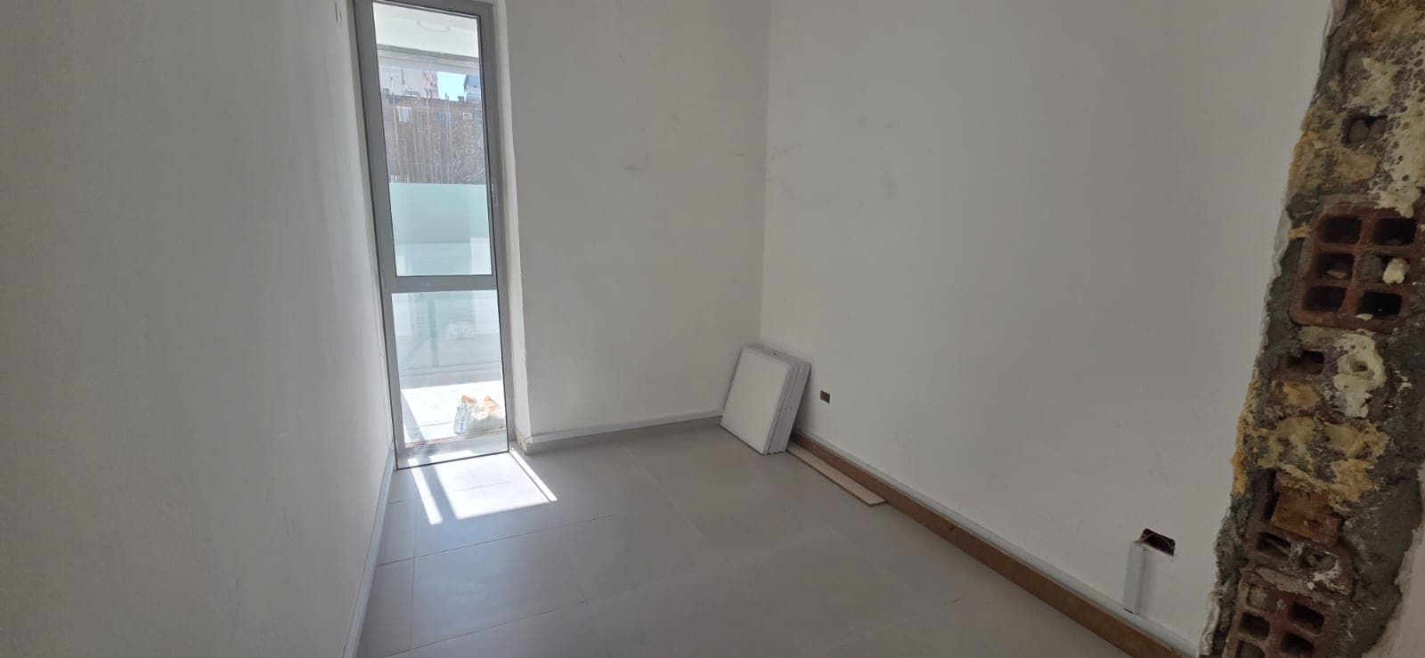 Qera, Ambient Biznesi Premium, Stadiumi Dinamo, Tiranë 4