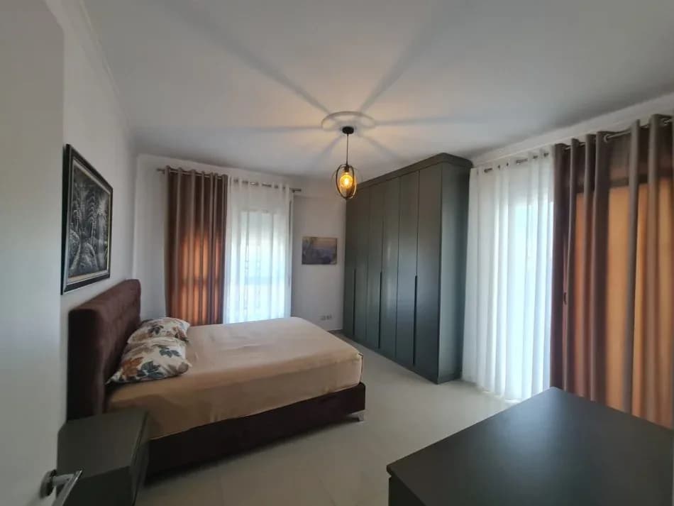Qera, Apartament 3+1+2 ,Kopshtin Botanik , Tiranë 4