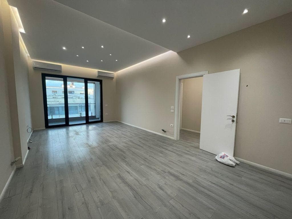 Qera, Apartament 2+1 , Rruga e Kavajës, Tirana