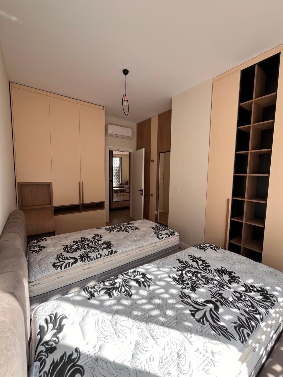 Qera, Apartament 2+1+2, Siri Kodra, Tiranë - 100,000 Lekë | 112 m²