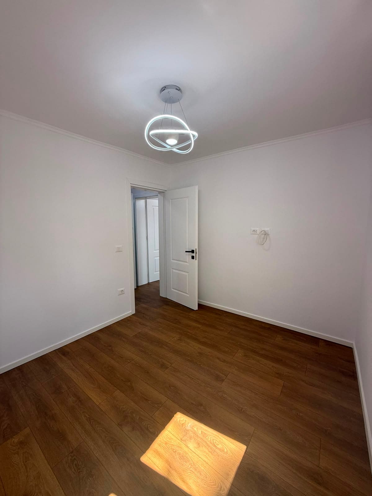 Shitet, Apartament 1+1 , Xhamlliku, Tiranë 3