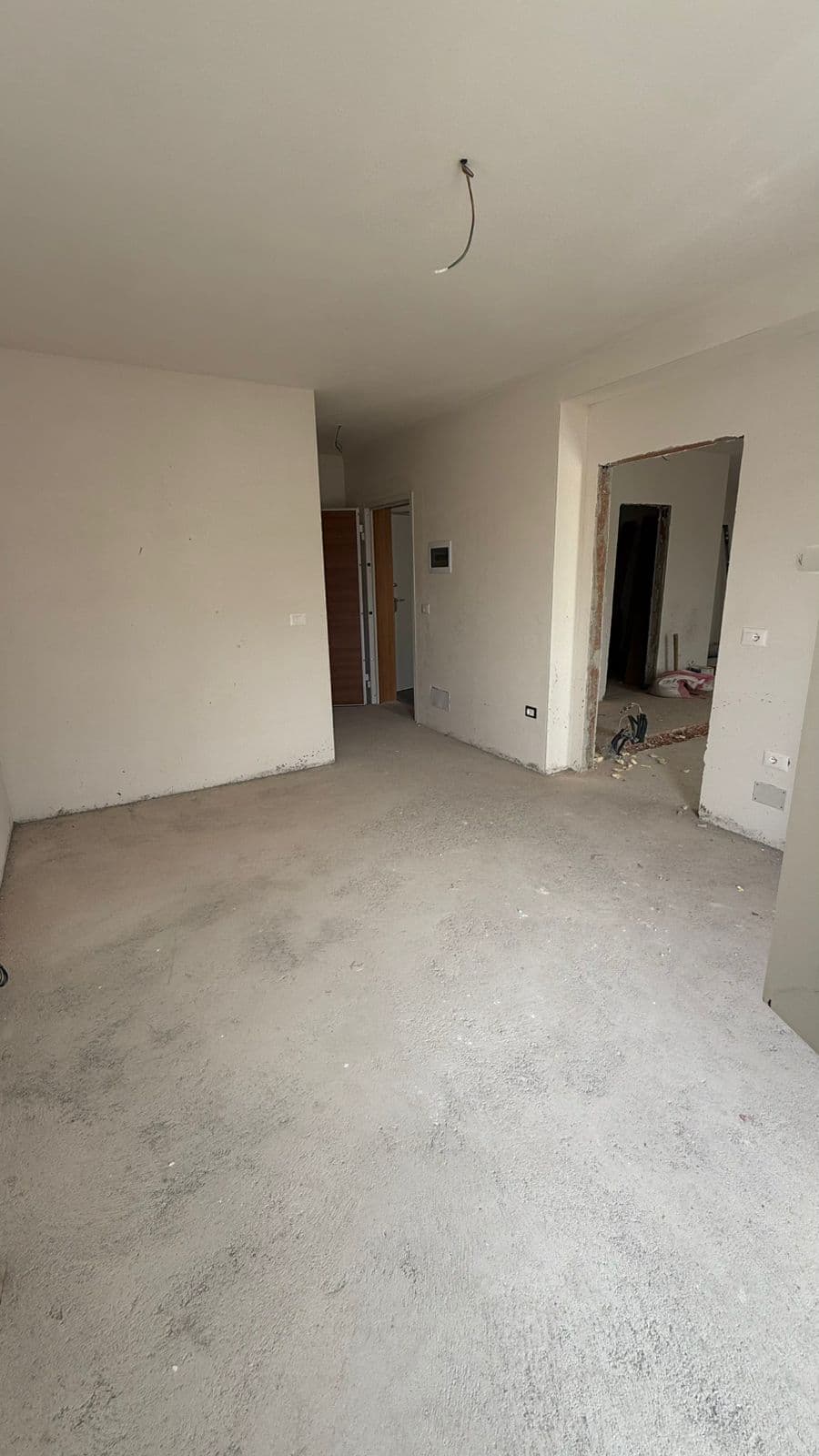 Shitet, Apartament 2+1+2 , Xhamllik, Tiranë 3